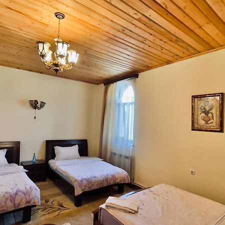Christy Hotel Goris Exterior photo