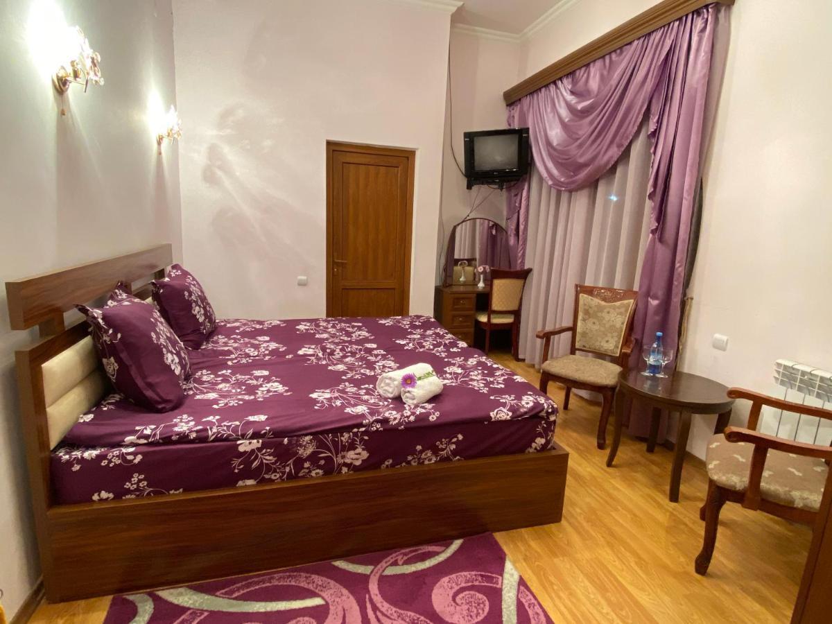 Christy Hotel Goris Exterior photo