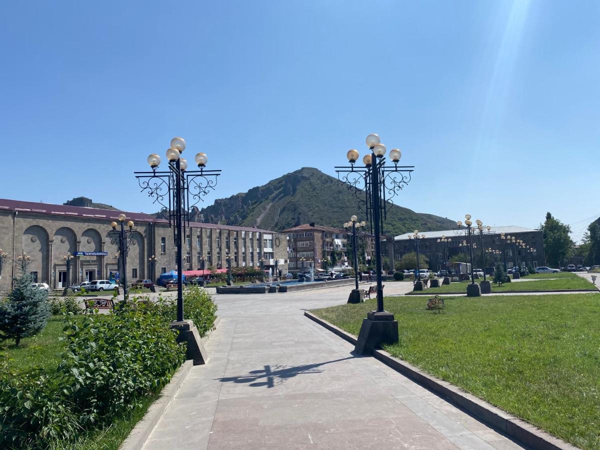 Christy Hotel Goris Exterior photo