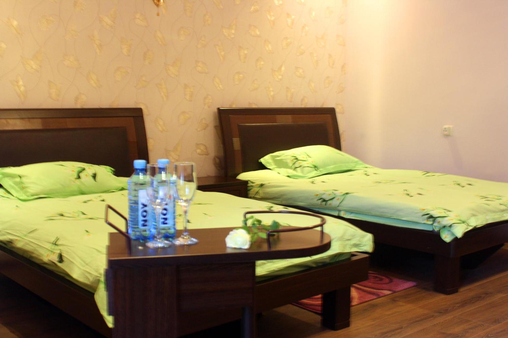 Christy Hotel Goris Room photo
