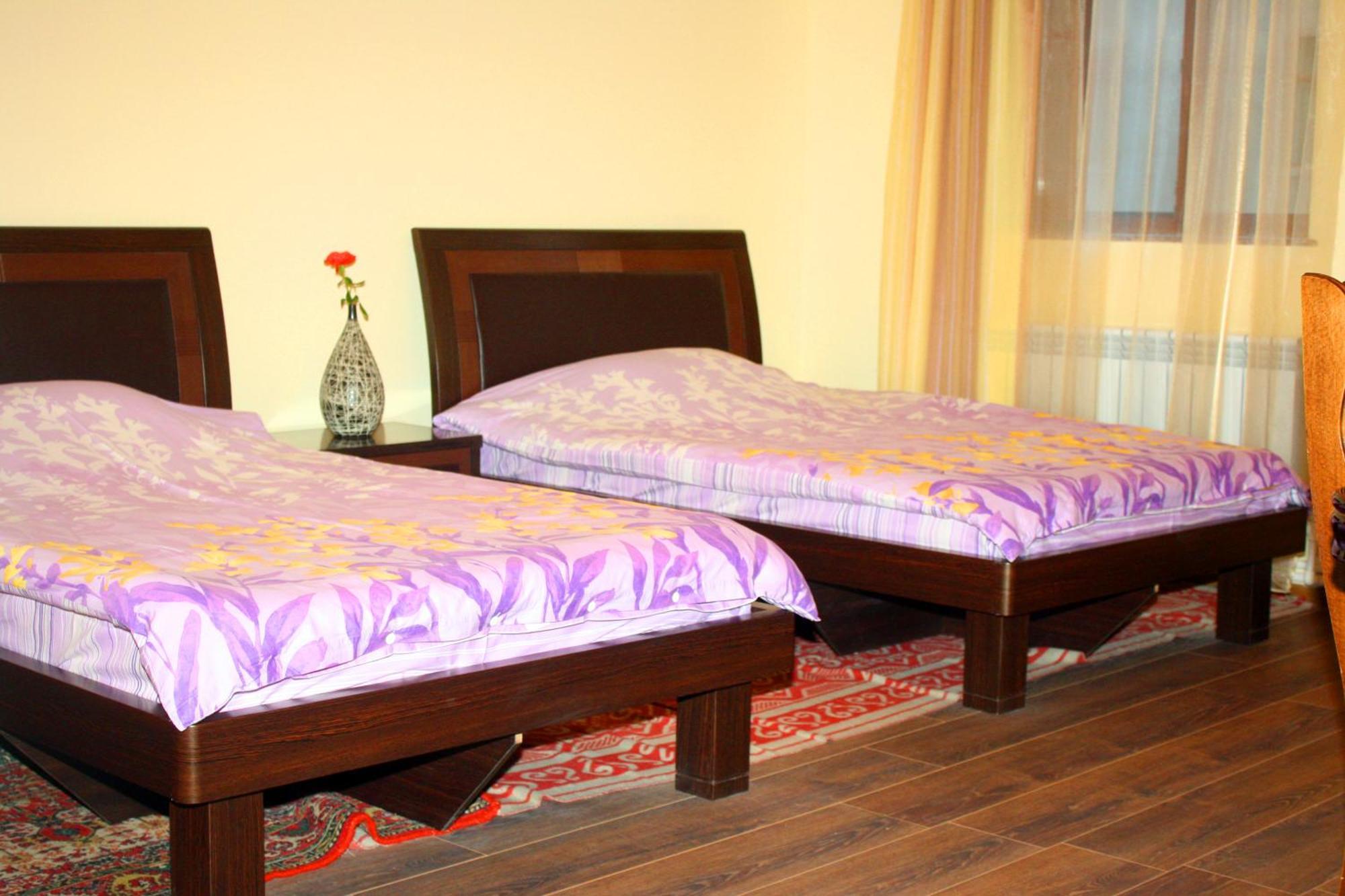 Christy Hotel Goris Room photo
