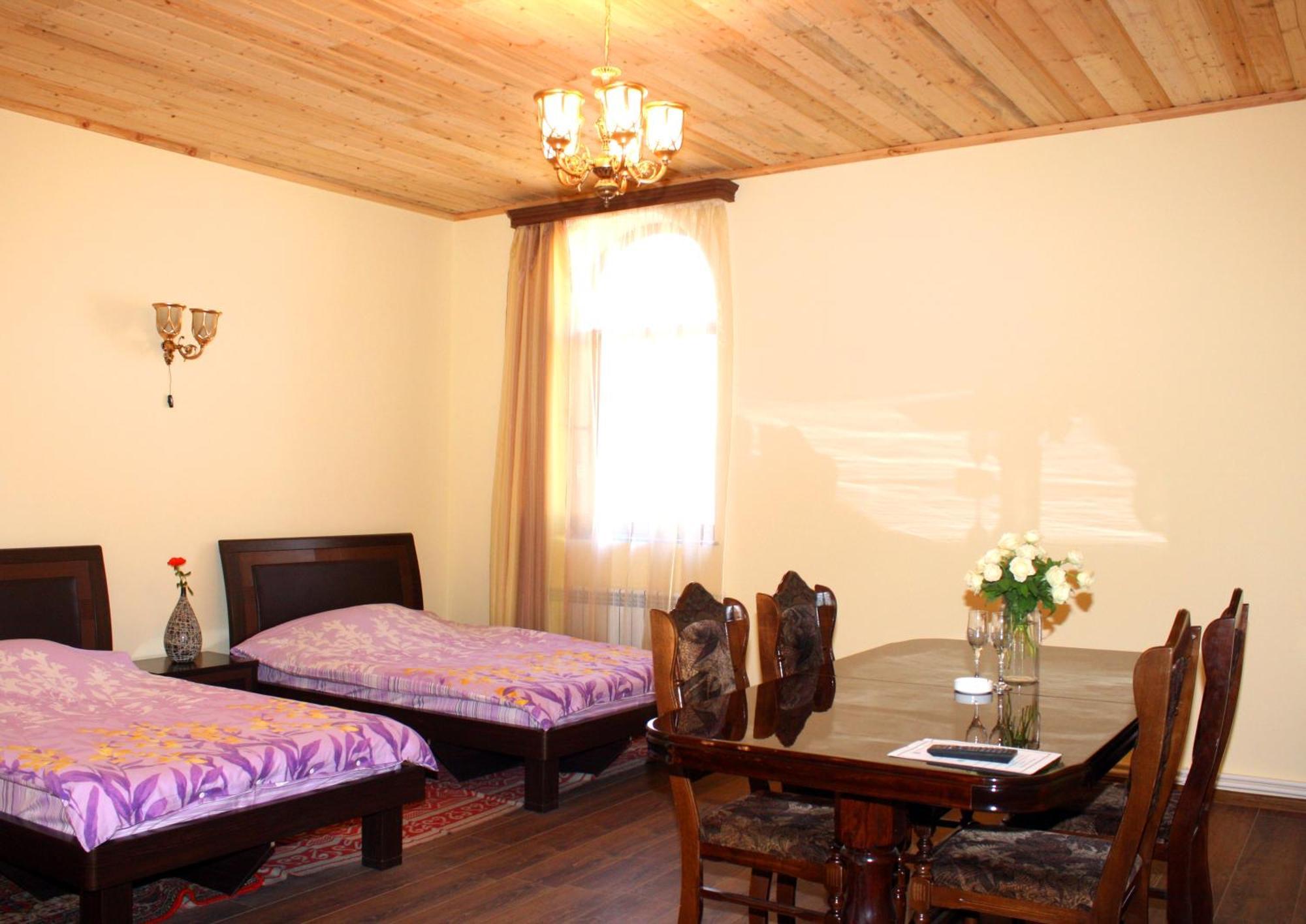 Christy Hotel Goris Room photo