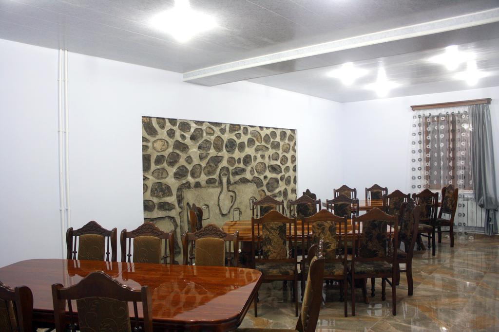 Christy Hotel Goris Exterior photo