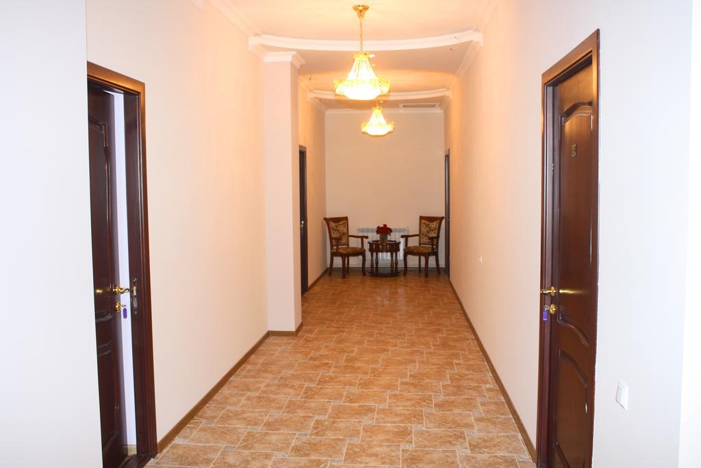 Christy Hotel Goris Exterior photo