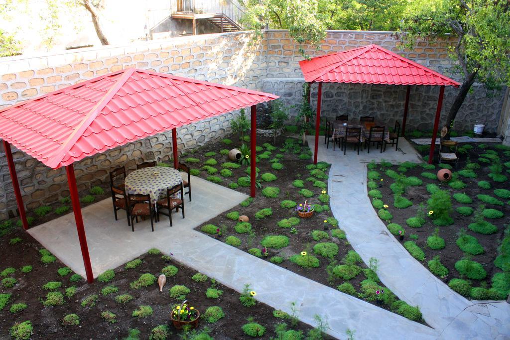 Christy Hotel Goris Exterior photo