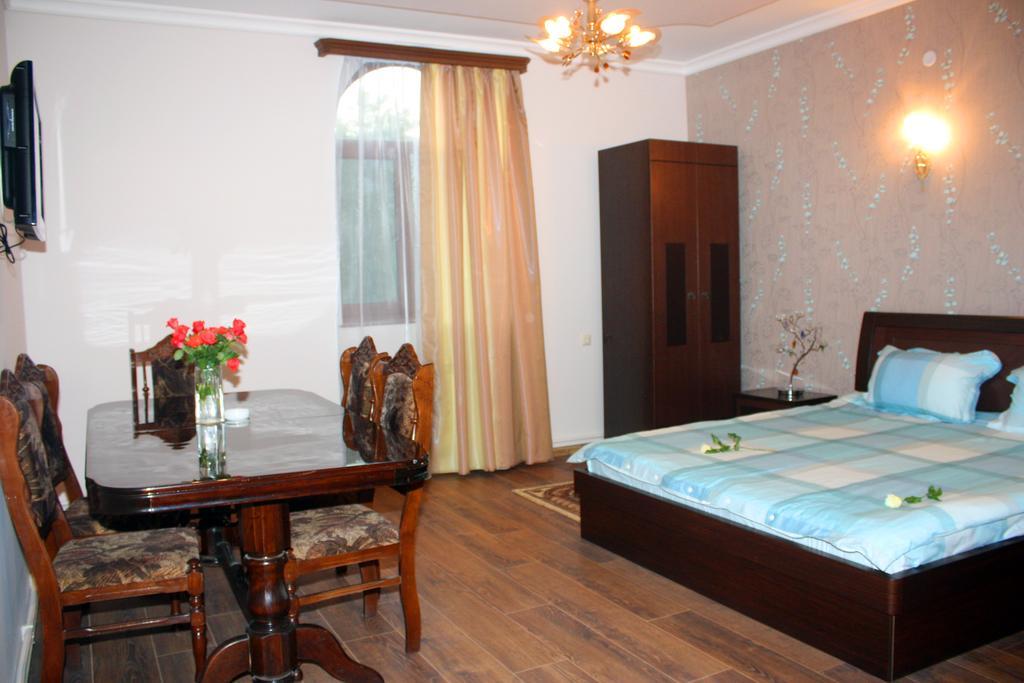 Christy Hotel Goris Room photo