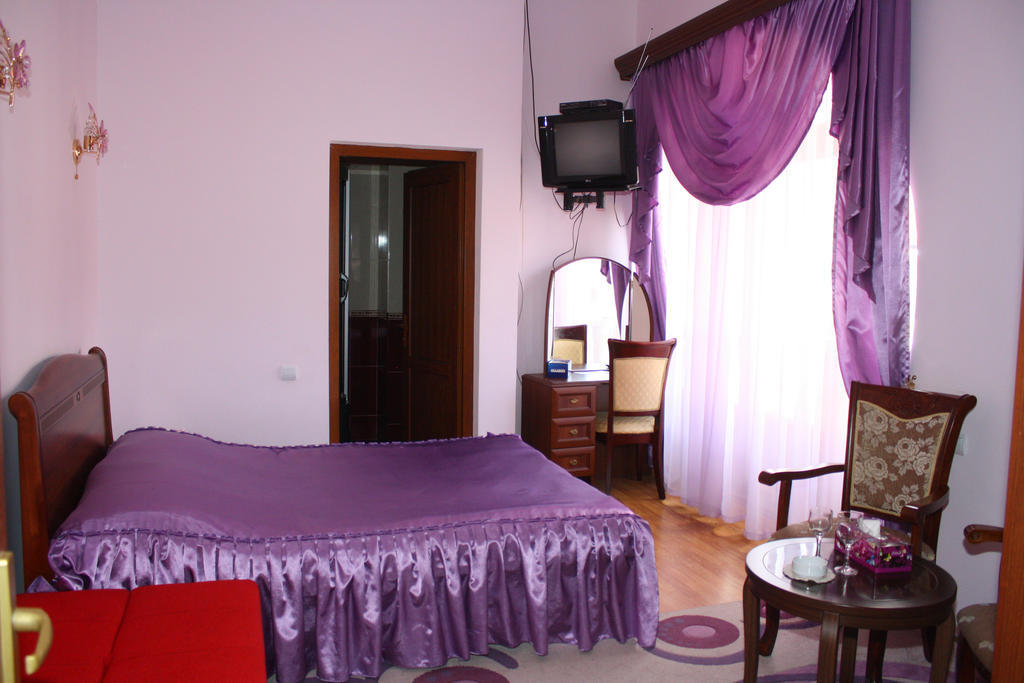 Christy Hotel Goris Room photo